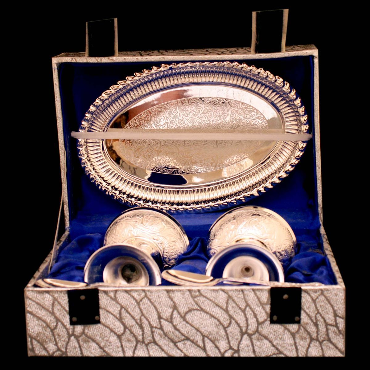 ice cream cup,2 cups,2 spoon with 1 tray W/M