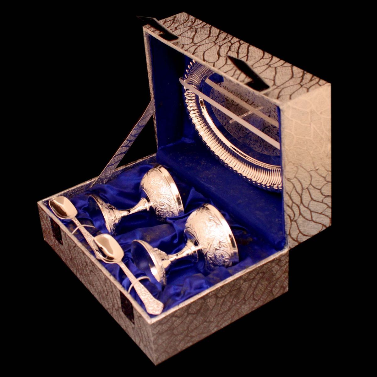 ice cream cup,2 cups,2 spoon with 1 tray W/M