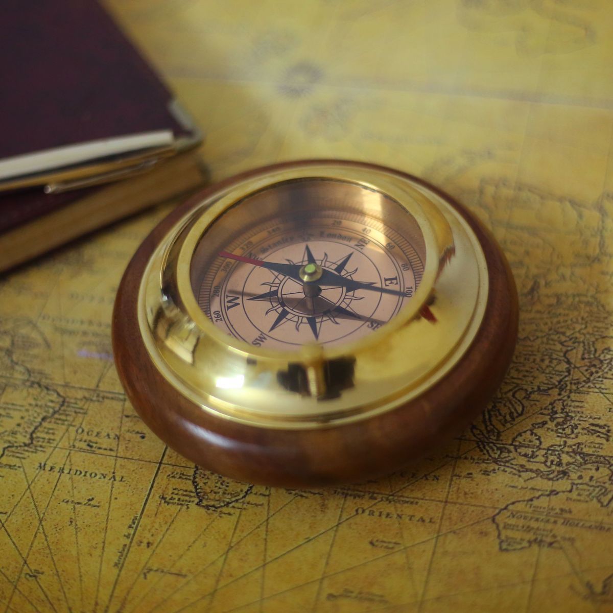 BRASS COMPASS WITH WOODEN BASE