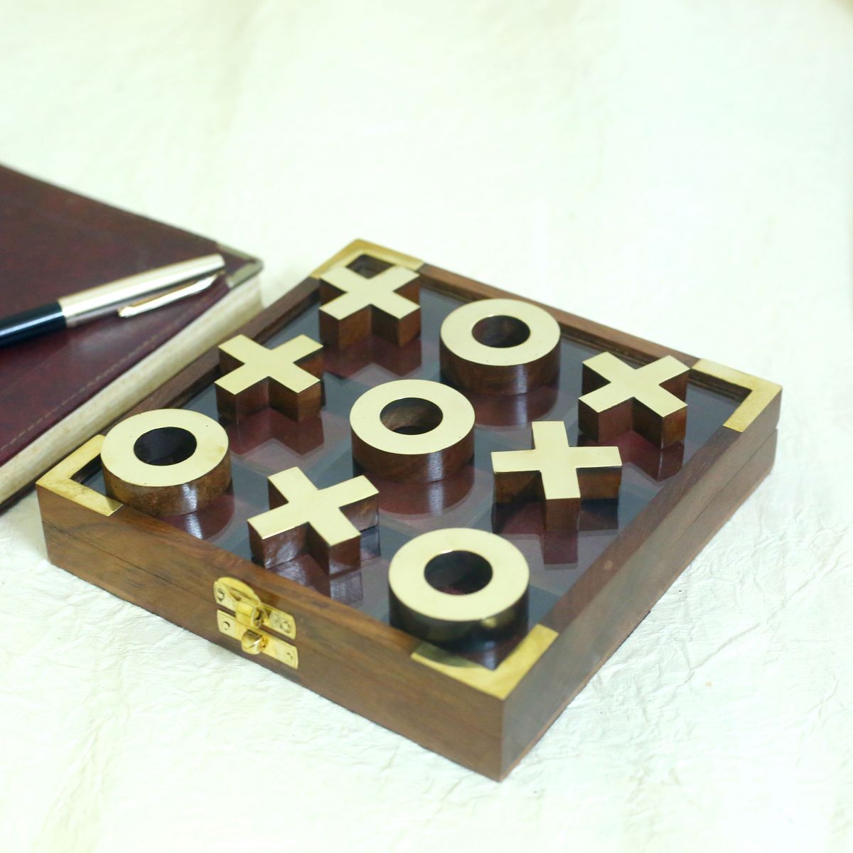 WOODEN TIK TAK TOE GAME BOX